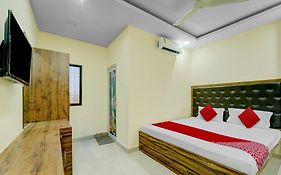 Hotel O Kings Resort